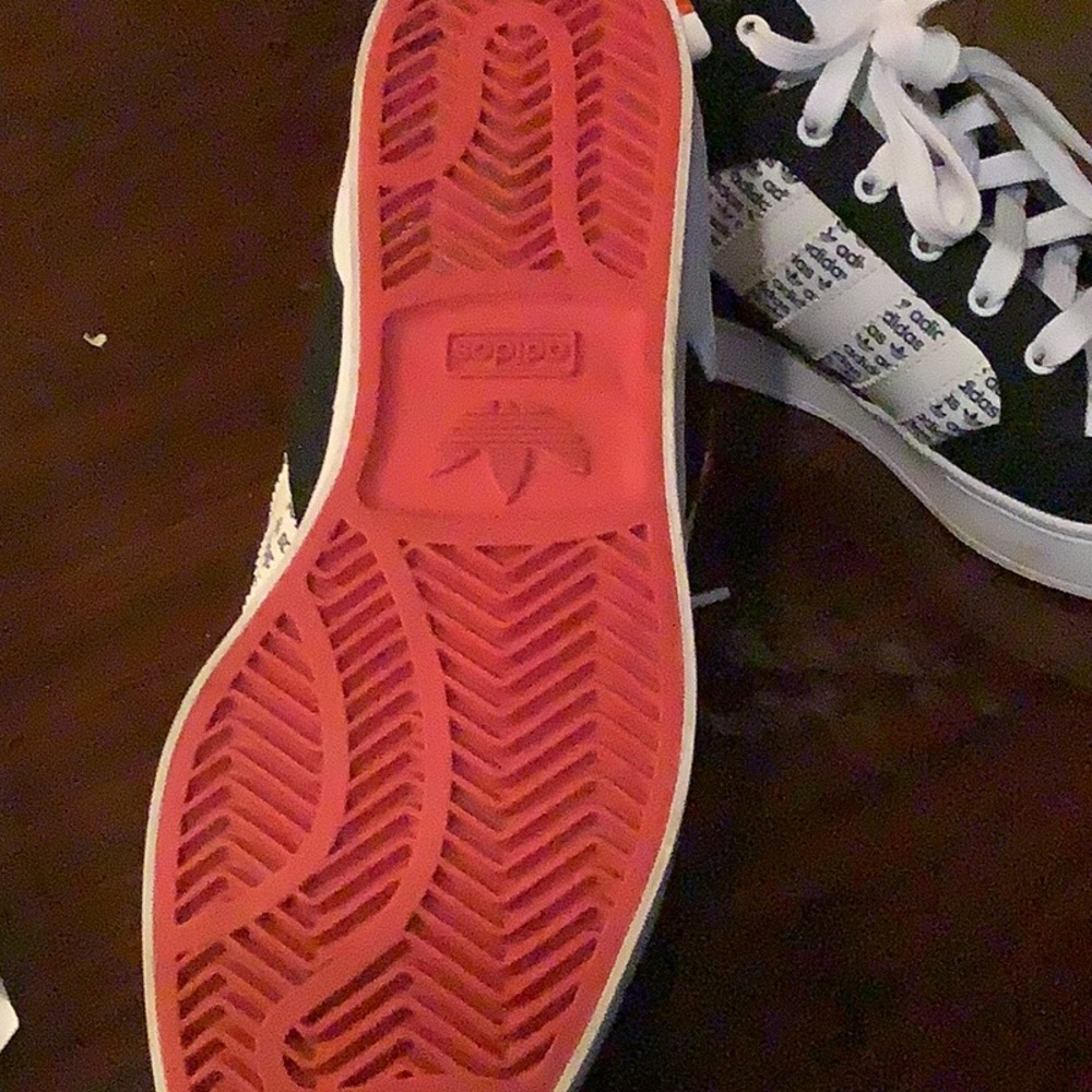 Great condition high top men’s athletic shoes very stylish - Picture 4 of 4
